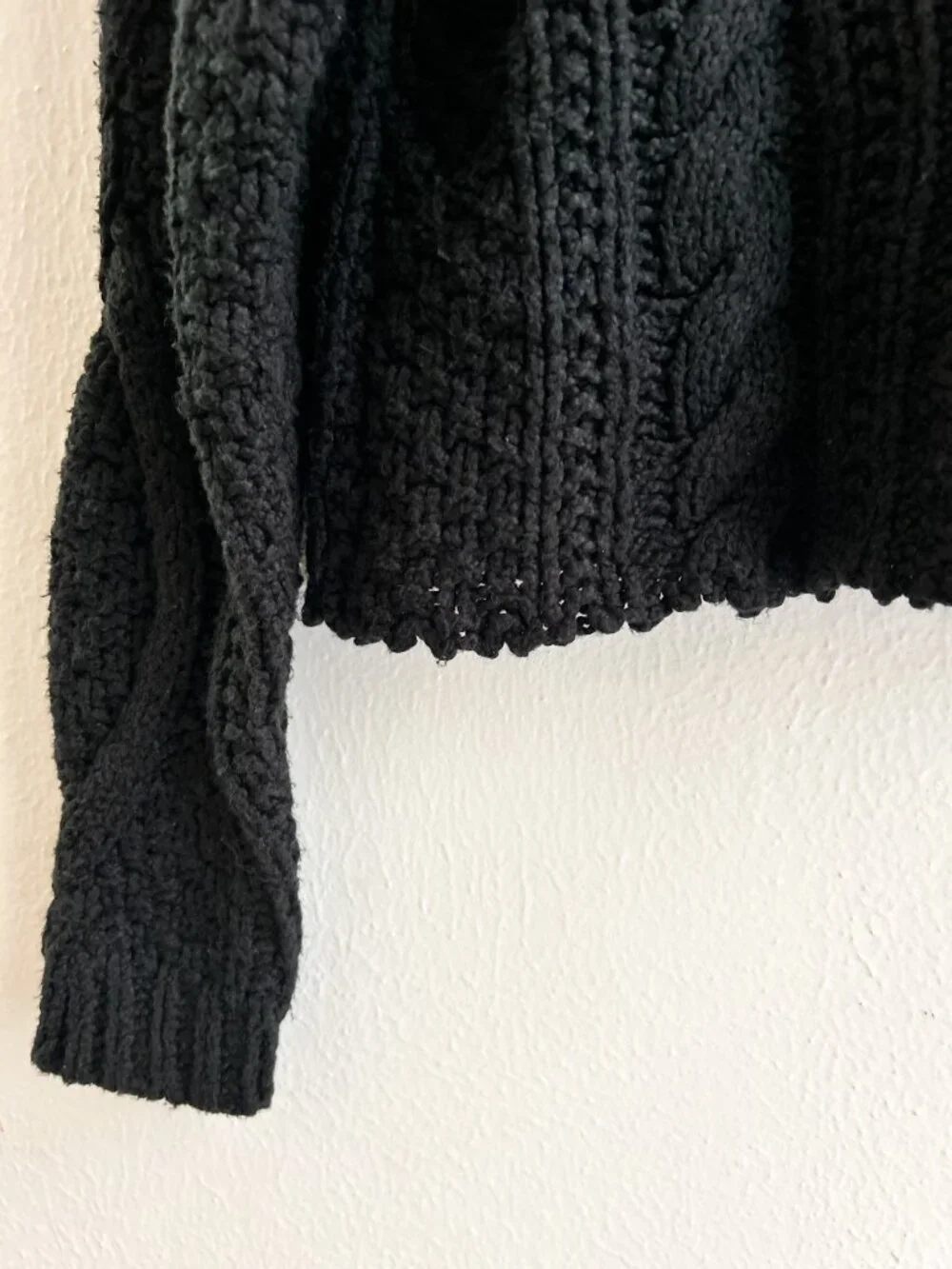 Free People Cutting Edge Cable Knit Cropped Sweater 100% Cotton in Black Size XS